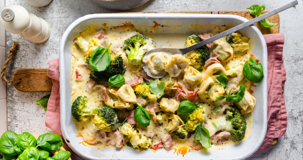 Feierabendblech-Tortellini mit Schinken-Sahne-Soße
