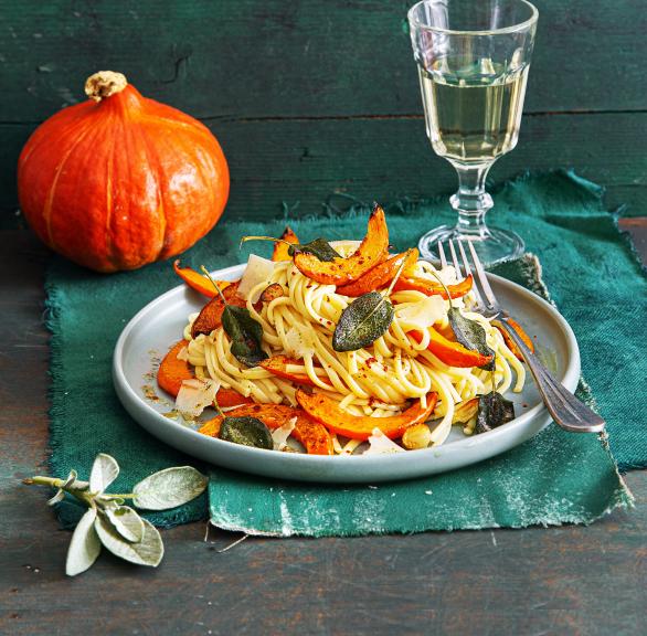 Kürbis-Pasta mit Salbeibutter