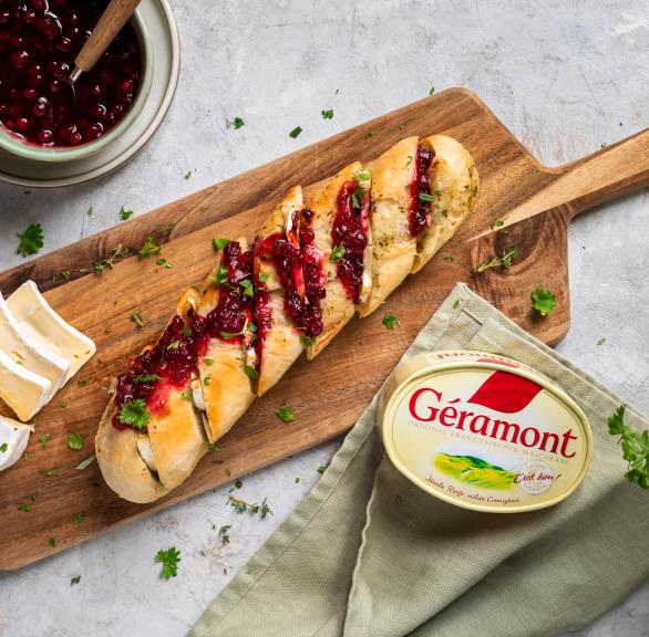 Kräuterbaguette mit Géramont-Füllung