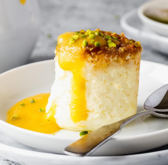 Kleine Käsekuchen mit Aprikosensoße