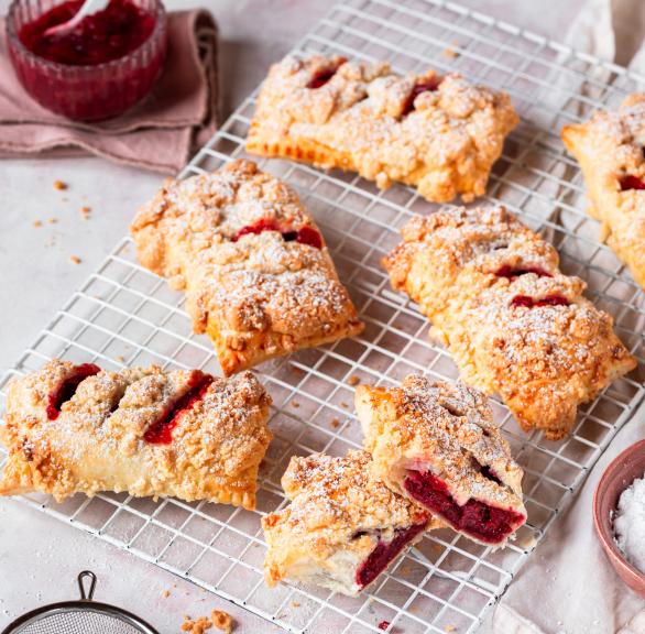 Kleine Kirsch-Streusel-Küchlein „auf die Hand“