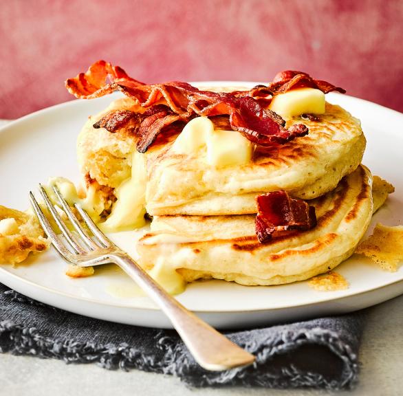 Bacon-Pancakes mit Brie