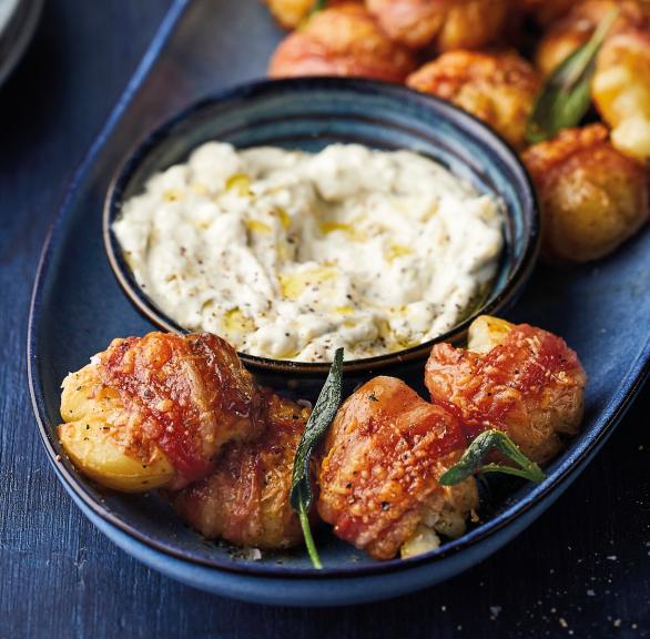 Kleine Speck-Kartoffeln mit Käsedip