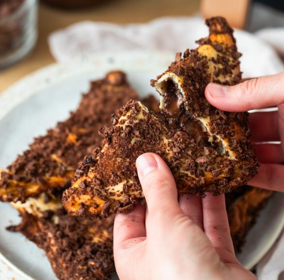 Knuspriger Toast mit Bananen und Schokoaufstrich