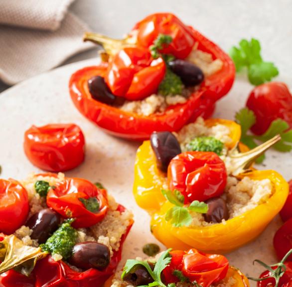 Mit Quinoa gefüllte Paprikaschoten