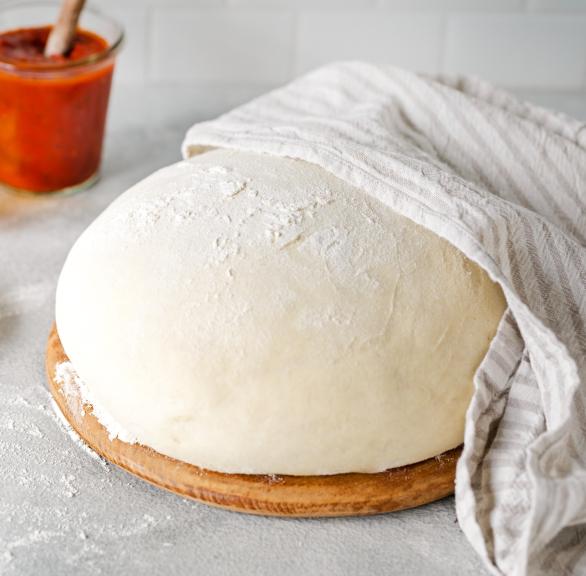 Pizzateig mit frischer Hefe