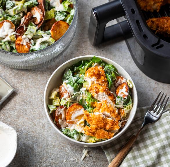 Knuspriger Hähnchen-Caesar-Salat
