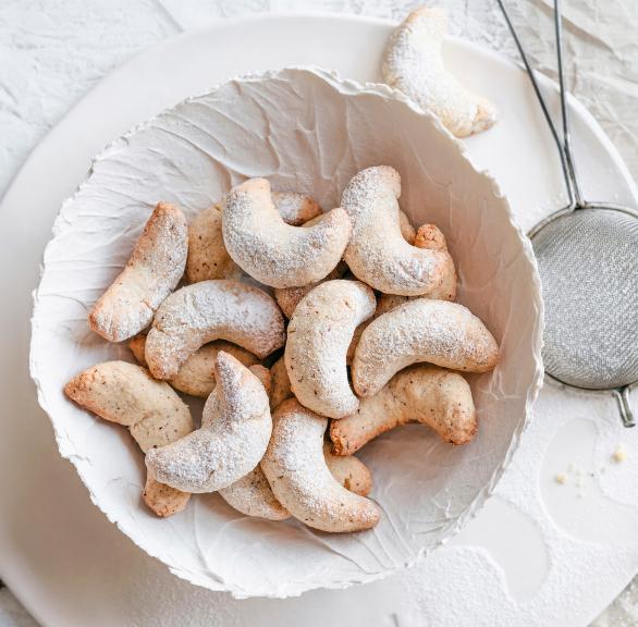 Haselnuss-Vanillekipferl