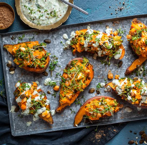 Süßkartoffeln mit Grünkohl und Raita