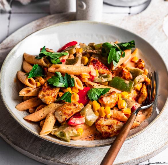 Hähnchen-Mais-Pasta-Pfanne