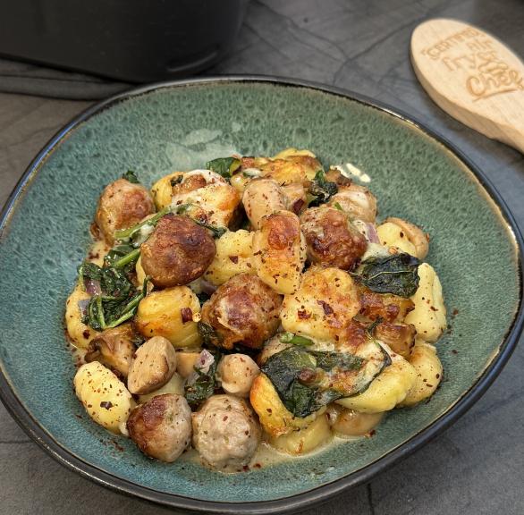 Gnocchi mit Pilzen und kleinen Hackbällchen