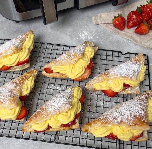 Erdbeer-Vanille Blätterteig-Taschen
