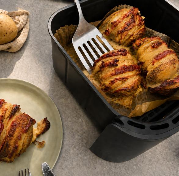 Hasselback-Kartoffeln mit Bacon und Mozzarella