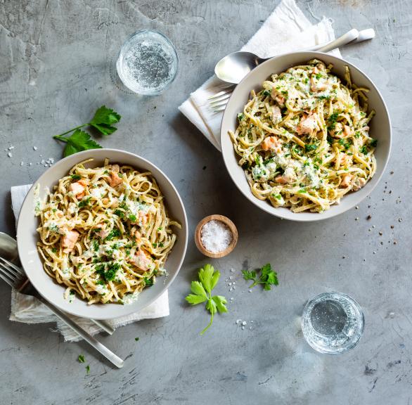 Bandnudeln mit Lachs