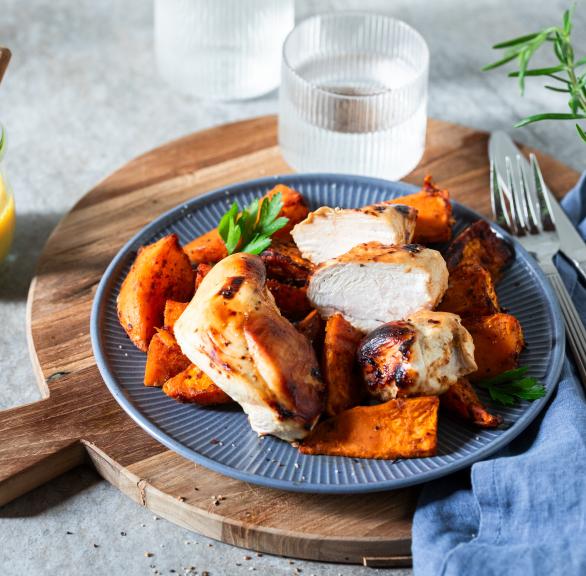 Senf-Hähnchen mit Süßkartoffel-Wedges
