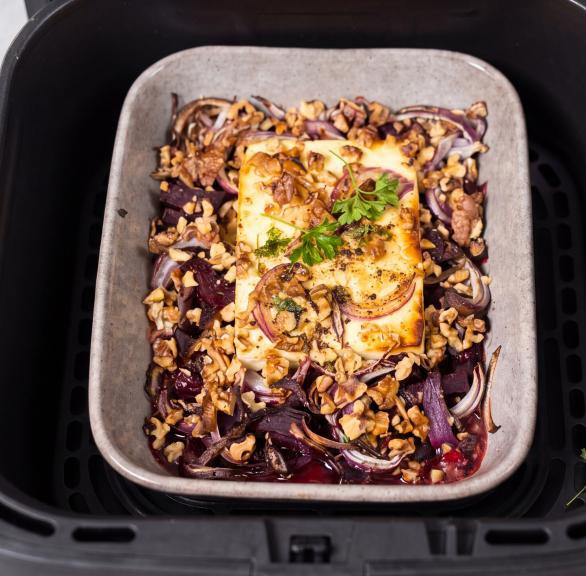Gebackener Feta mit Roter Bete & Walnüssen