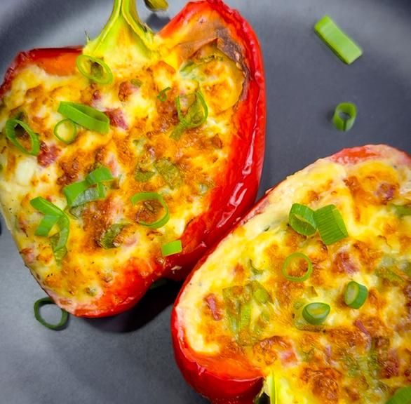 Gefüllte Hüttenkäse-Paprika