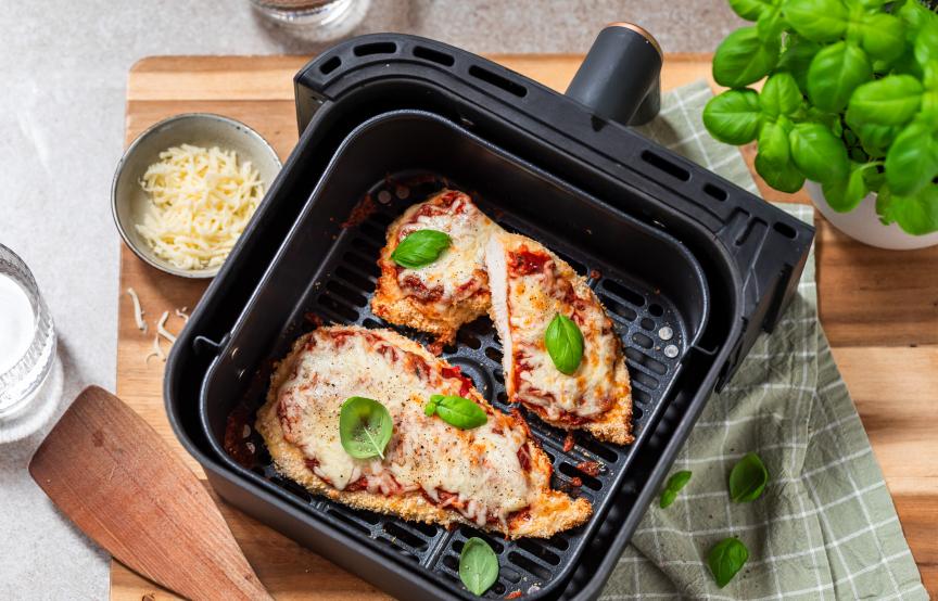 Hähnchen alla Parmigiana mit Mozzarella überbacken