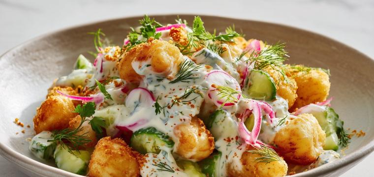 Knusprige Gnocchi-Salat mit Joghurt