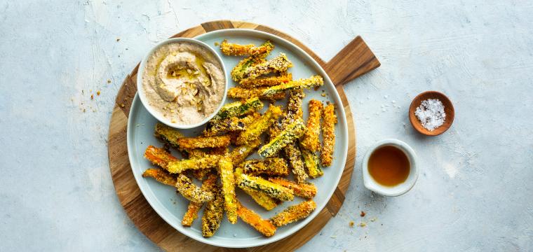 Gemüsepommes mit Nuss-Humus