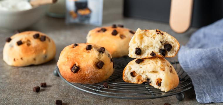 Schokobrötchen aus dem Airfryer ohne Gehzeit Schokobrötchen aus dem Airfryer ohne Gehzeit