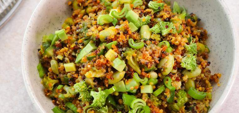 Crispy Quinoa Salat aus dem Airfryer Crispy Quinoa Salat aus dem Airfryer