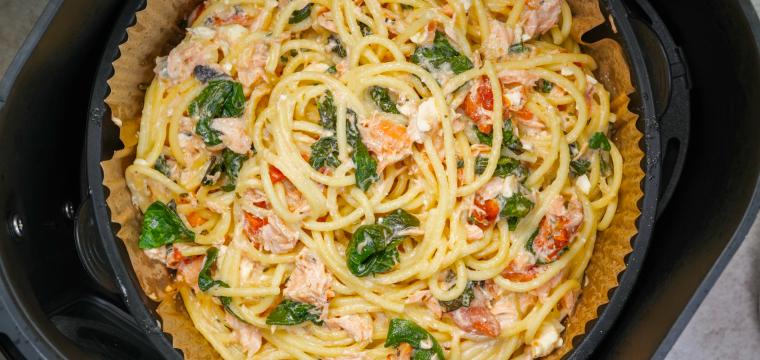 Lachs-Feta One Pot Spaghetti