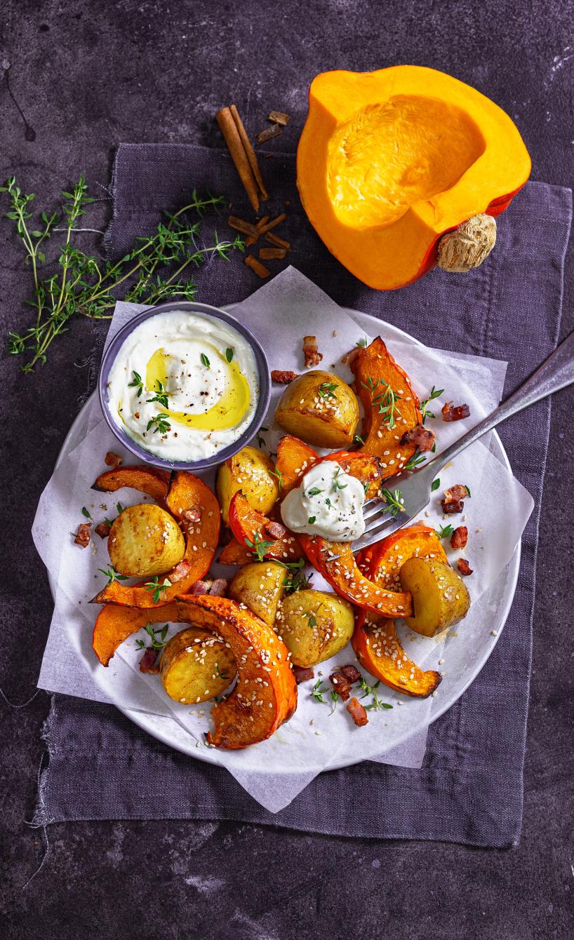 Knusprige Kürbis-Kartoffel-Wedges mit Whipped Feta