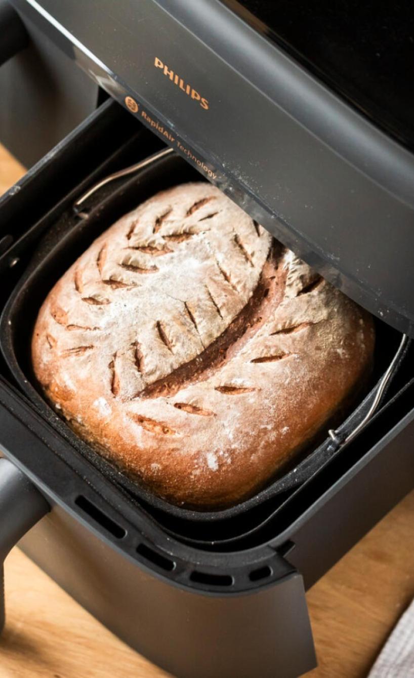 Dinkelkruste im Airfryer gebacken von oben fotografiert
