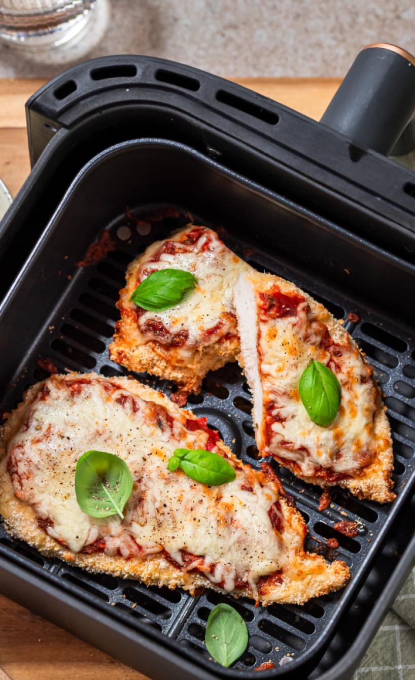 Hähnchen alla Parmigiana mit Mozzarella überbacken