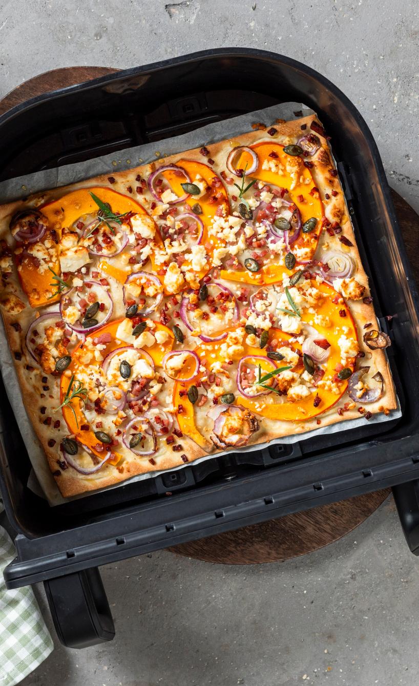 Flammkuchen mit Kürbis und Feta