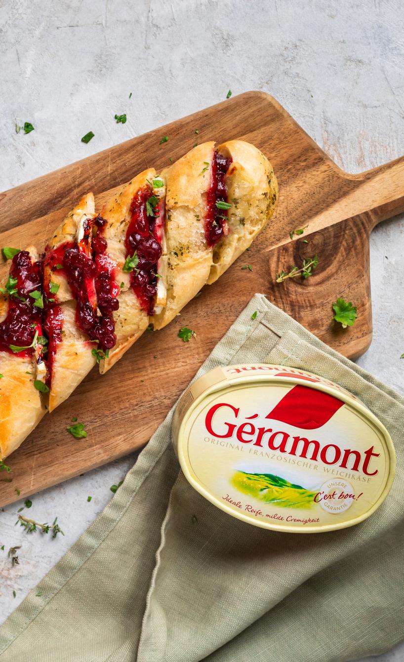 Kräuterbaguette mit Géramont-Füllung