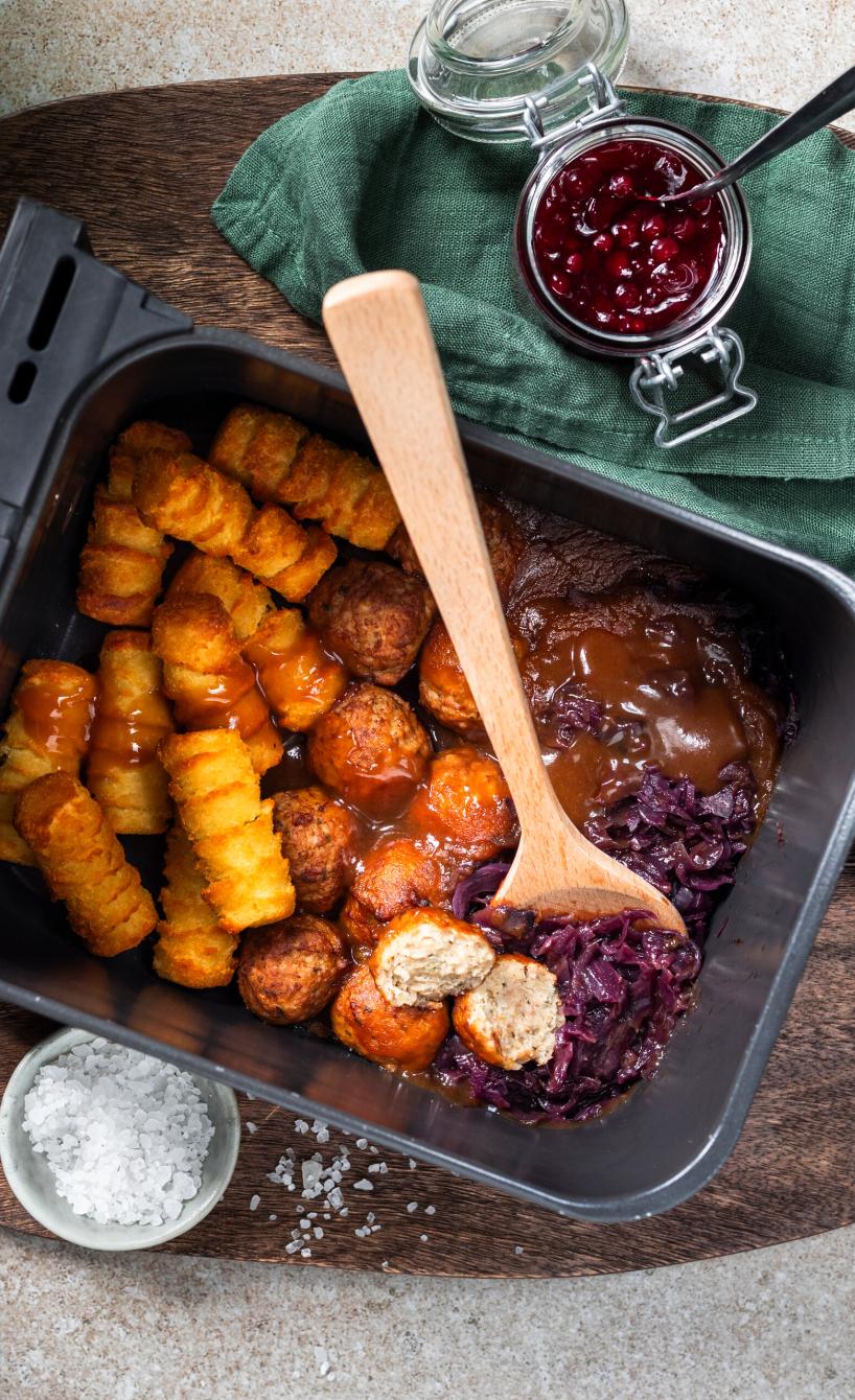 Mini-Frikadellen mit Rotkohl und Kroketten