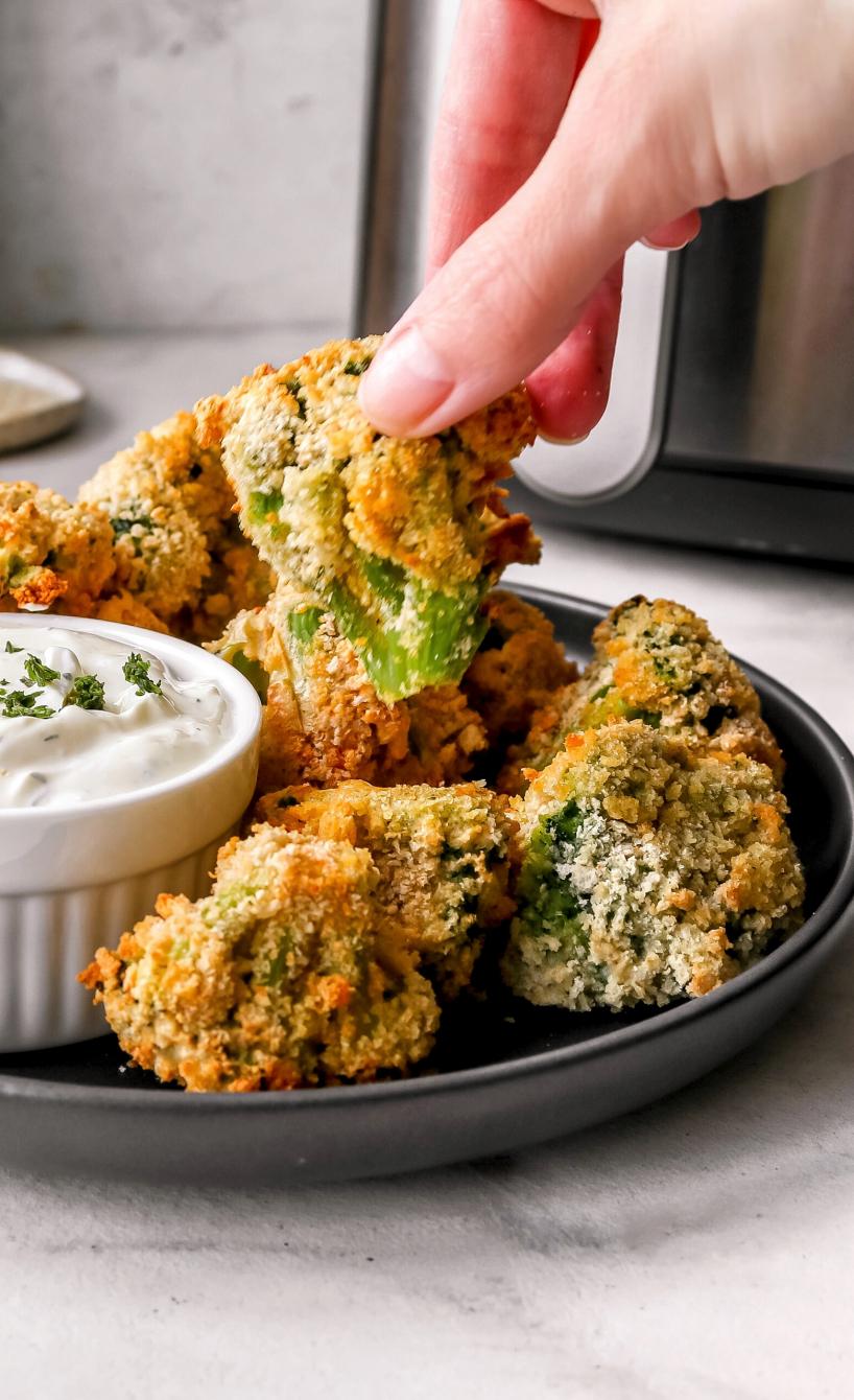 Brokkoli Bites mit Quark-Dip