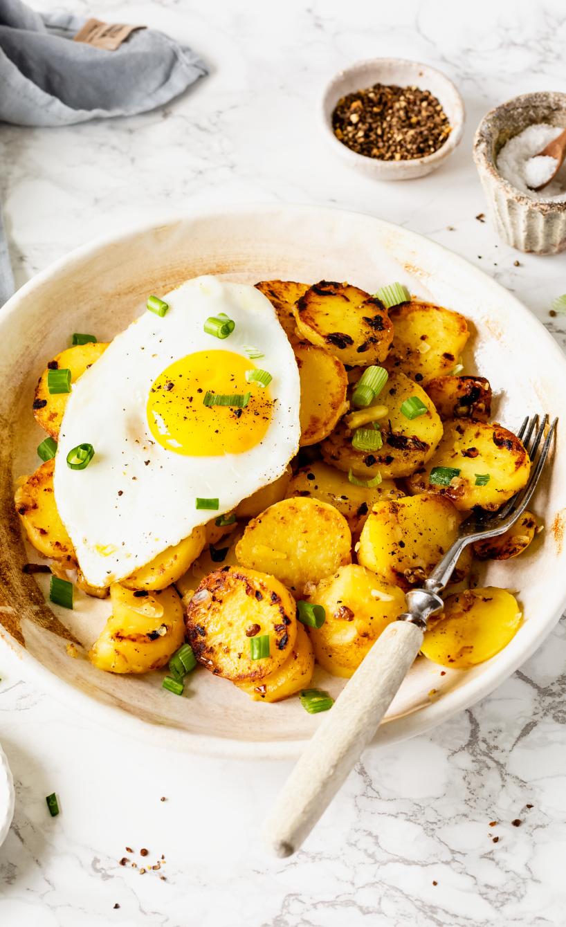 Krosse Bratkartoffeln mit Spiegelei