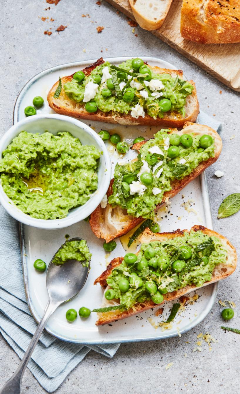 Crostini mit Erbsenpüree