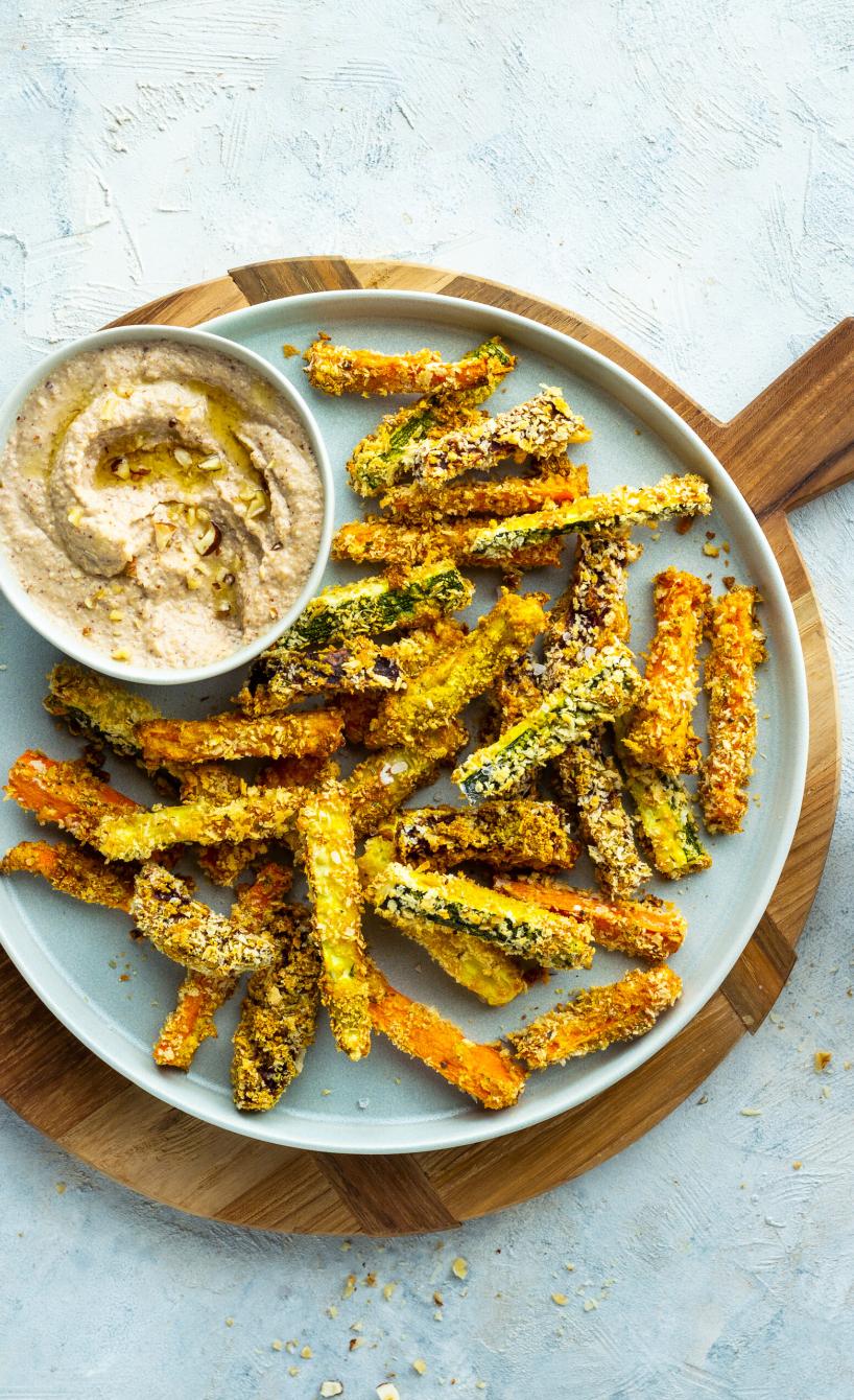 Gemüsepommes mit Nuss-Humus