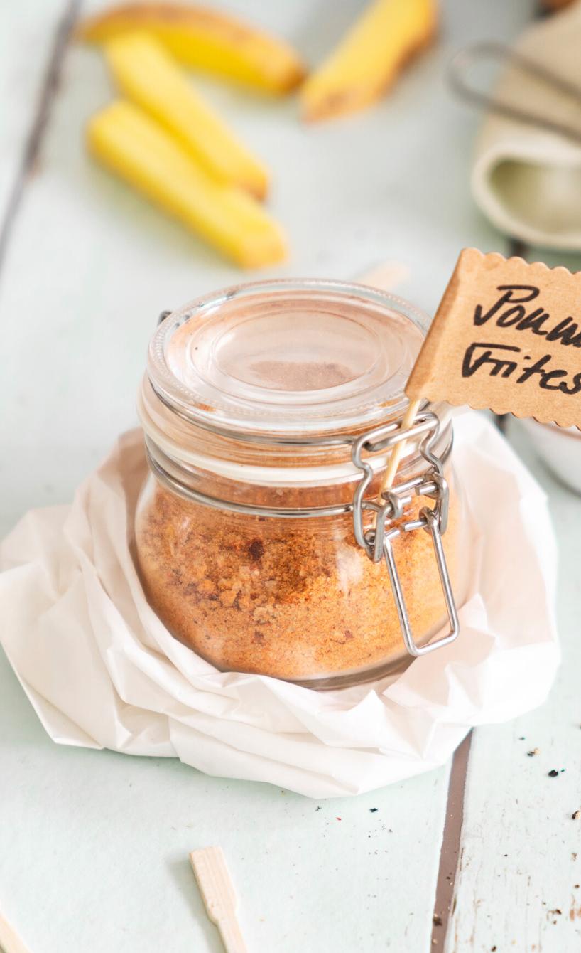Selbstgemachtes Pommes Gewürz in einem Weckglas.