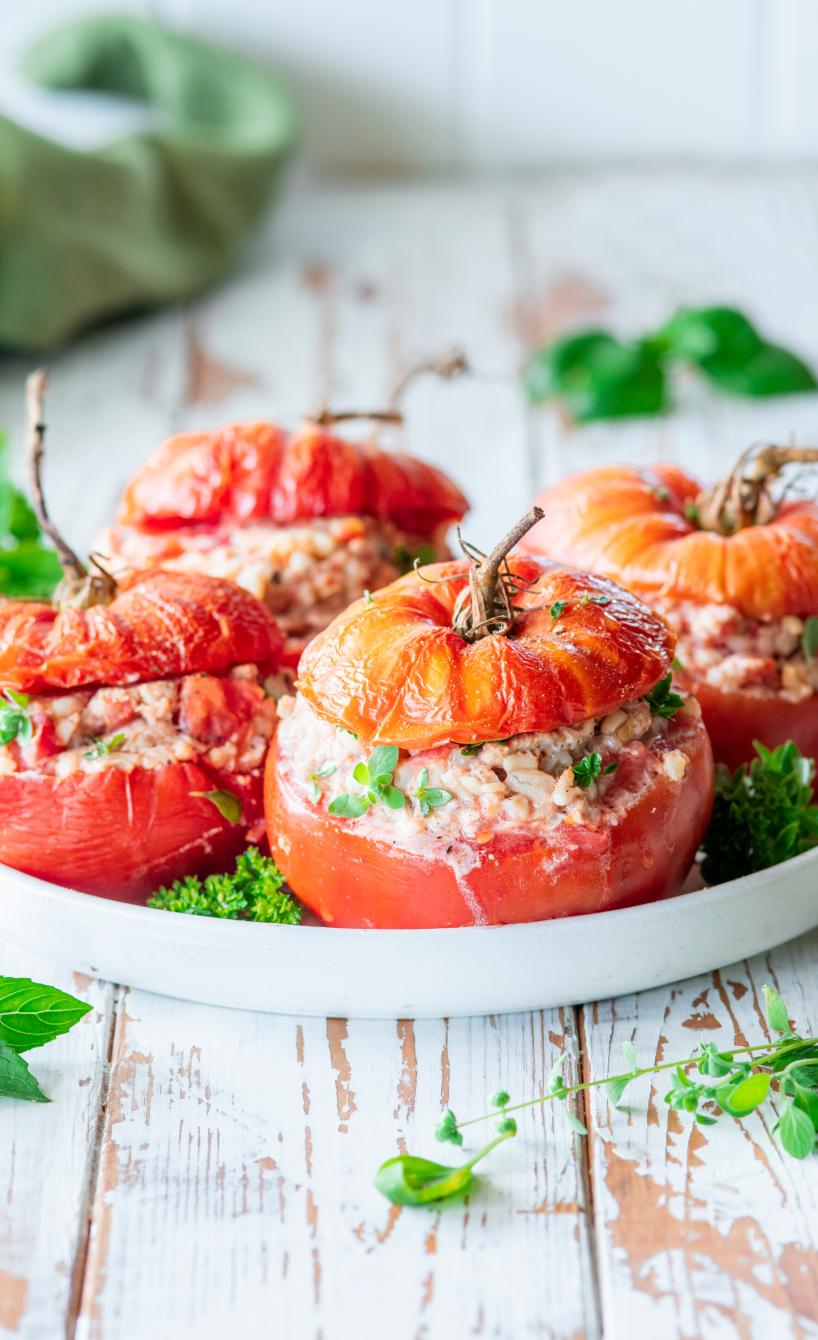 Gefüllte Tomaten mit Hühnchen und Bulgur