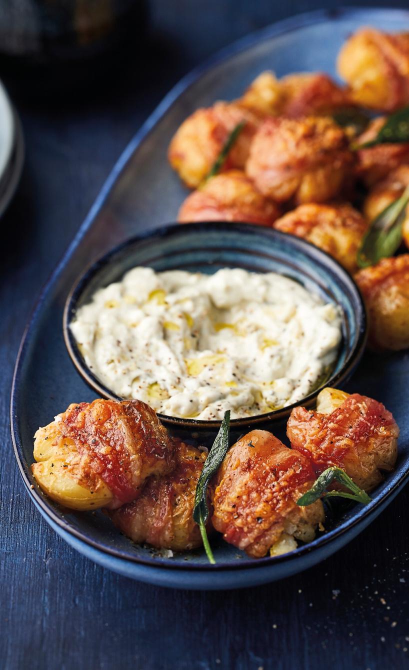 Kleine Speck-Kartoffeln mit Käsedip