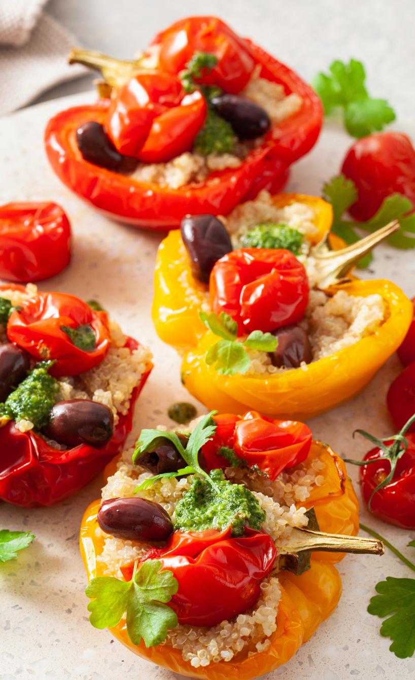 Mit Quinoa gefüllte Paprikaschoten