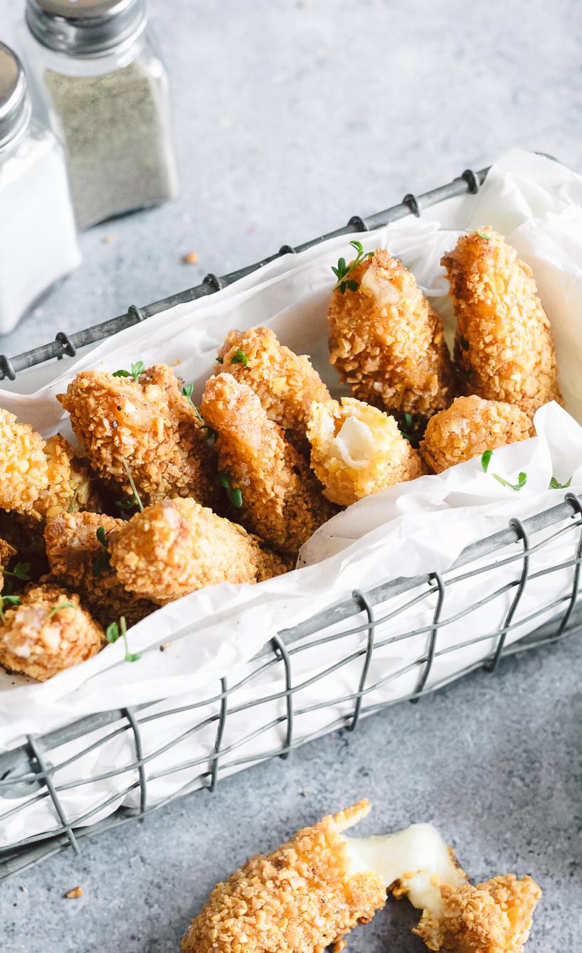 Mozzarella Sticks mit Kräuterdip