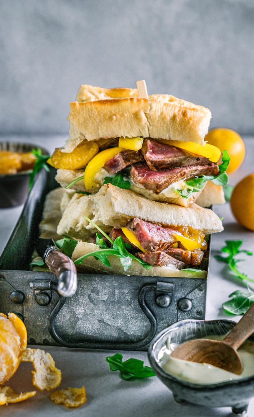 Steak-Sandwich mit Mandarinenchutney