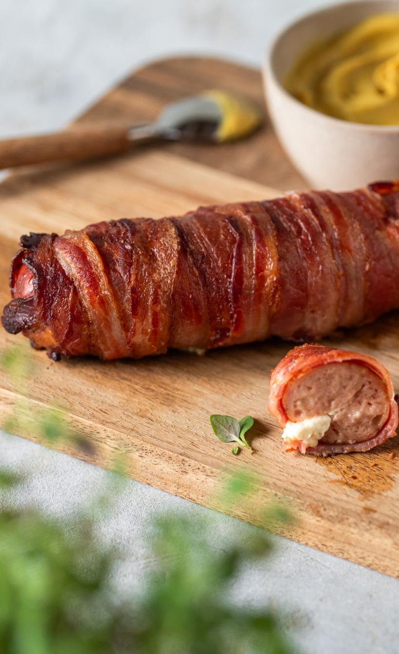 Knackige Feta-Bacon-Bratwurst