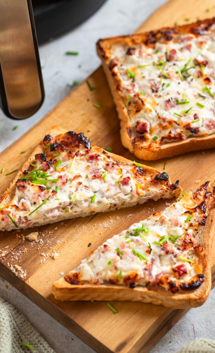 Knusprige Flammkuchen-Toasties