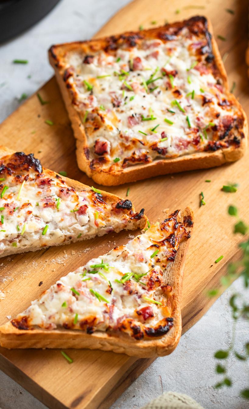 Knusprige Flammkuchen-Toasties