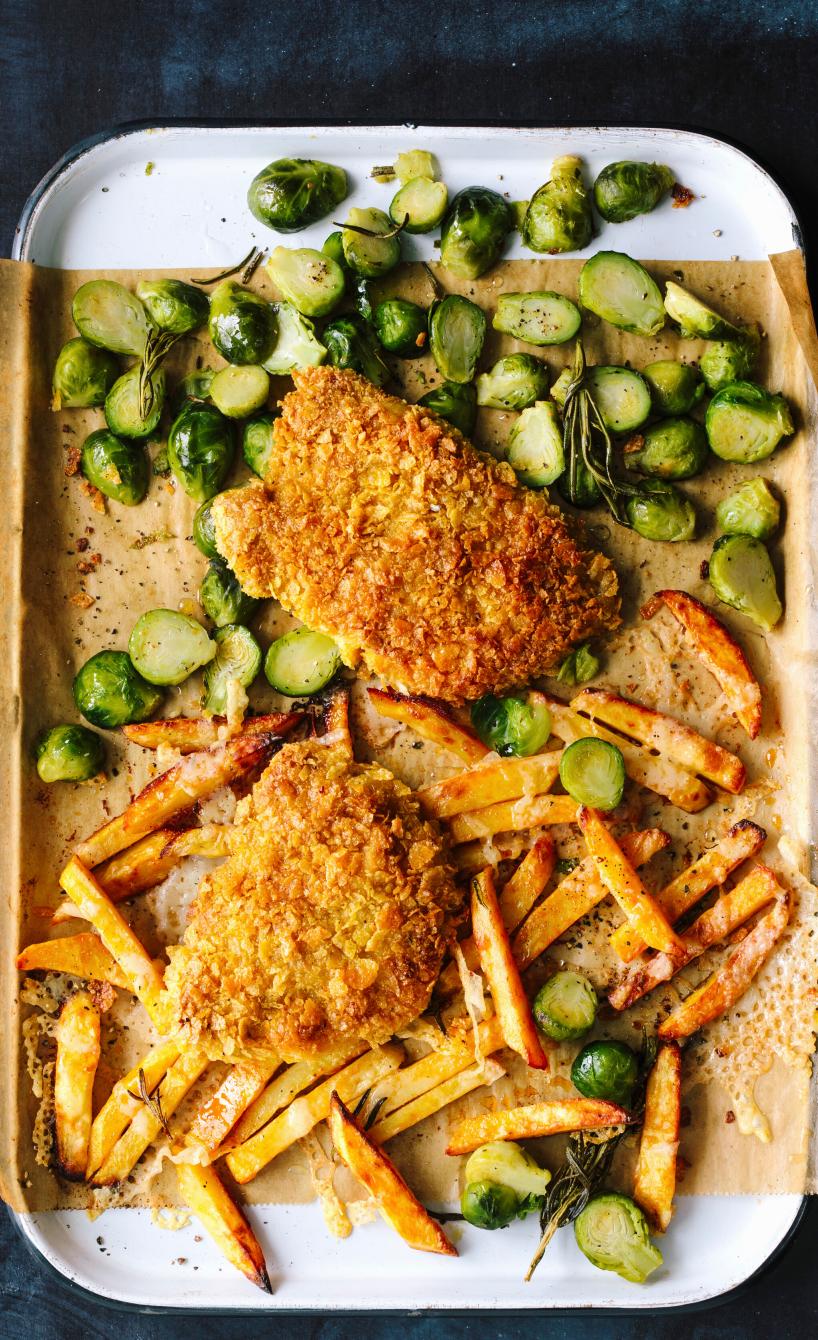 Schnitzel mit Rosenkohl und Gruyère-Pommes