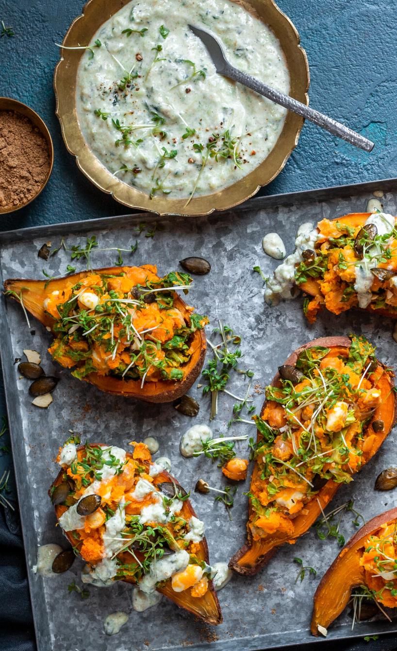 Süßkartoffeln mit Grünkohl und Raita