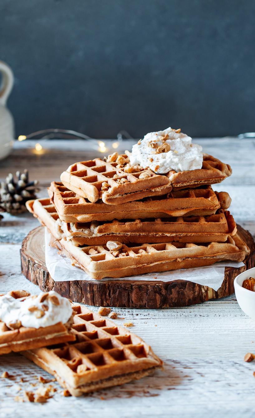 Weihnachtswaffeln mit Zimtsahne