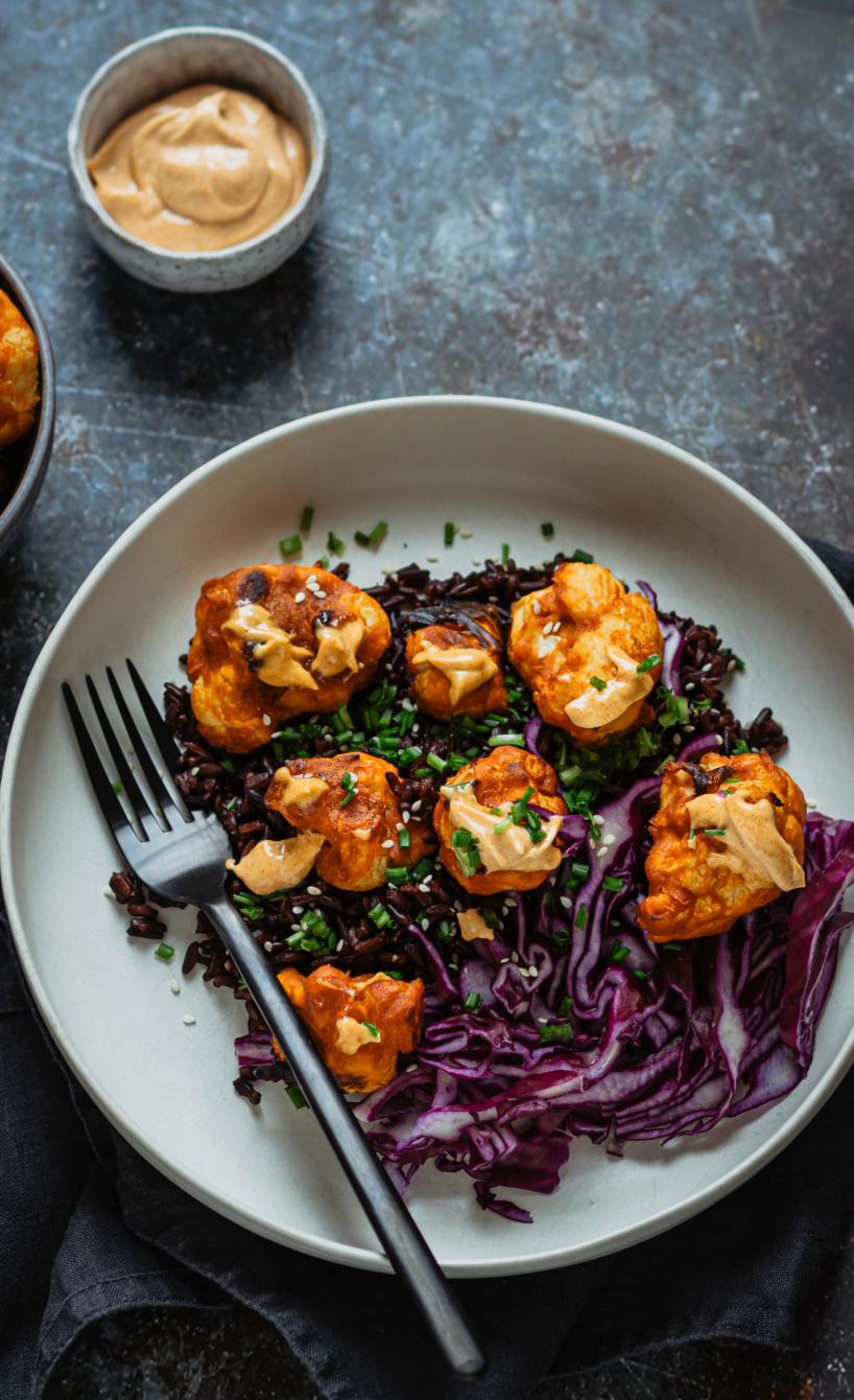 Blumenkohlnuggets mit Rotkohl